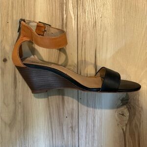 Steve Madden Black and Tan Wedge Sandals